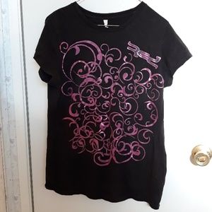 Black and pink concert T-shirt from the band Red